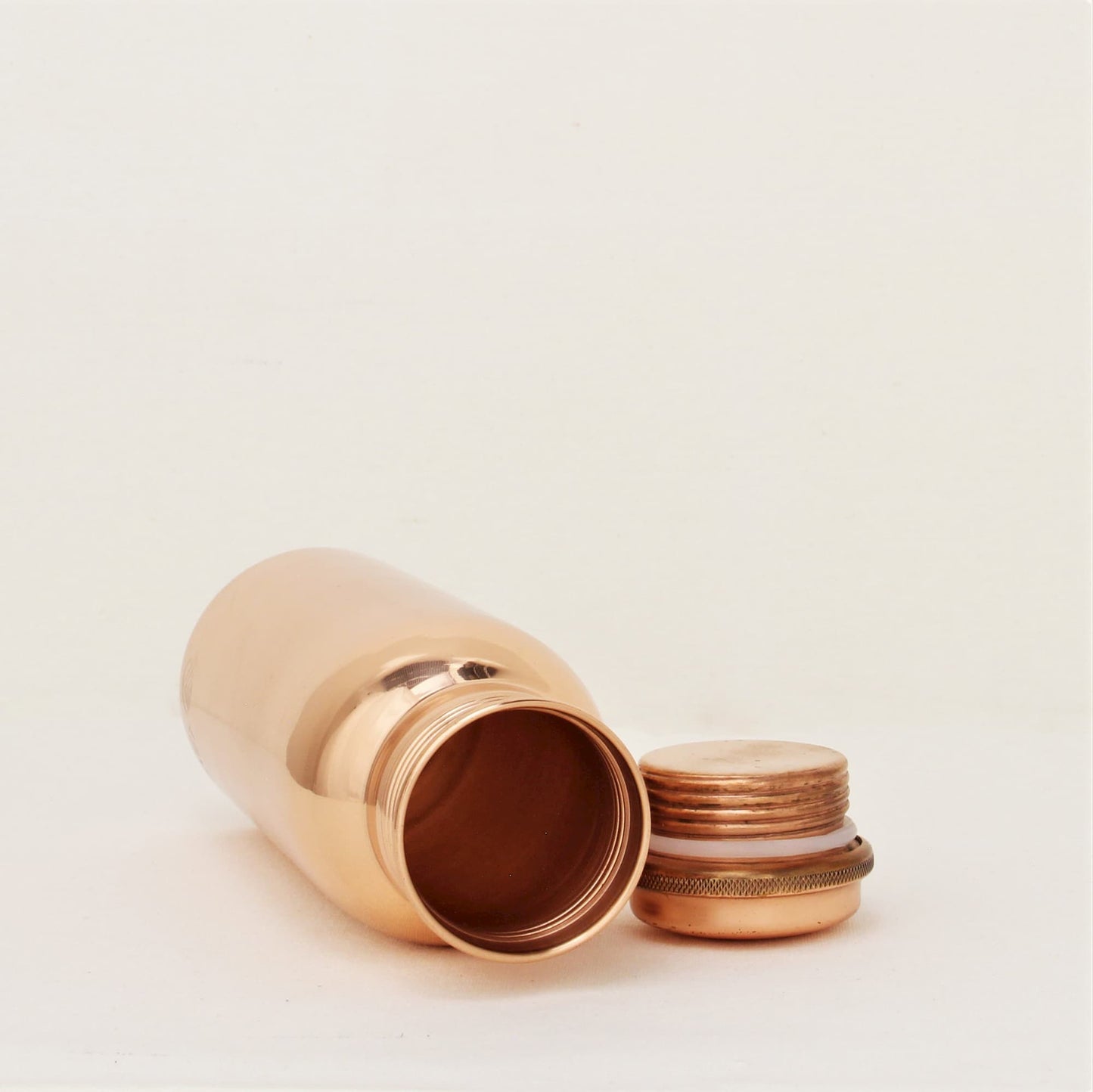 1008108US1_Pure_Copper_Water_Bottle_3.jpg
